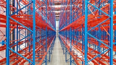 Proyecto representativo de estanterías para palets para la industria de consu...
