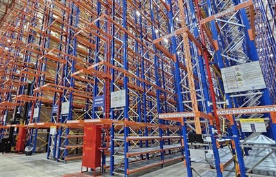 Estanterías selectivas versus VNA: ¿cuál debería elegir?